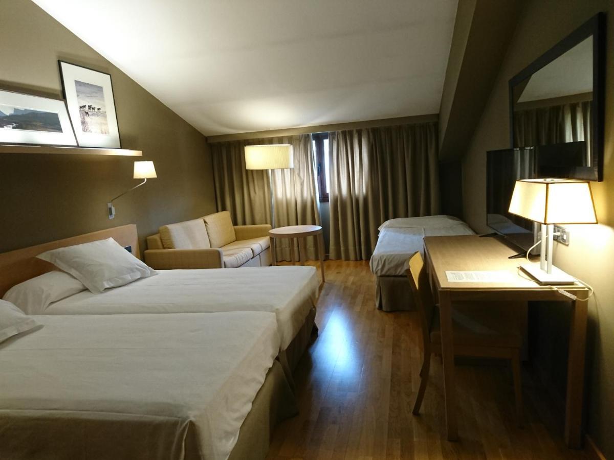 Parador De La Seu D'Urgell Exteriör bild