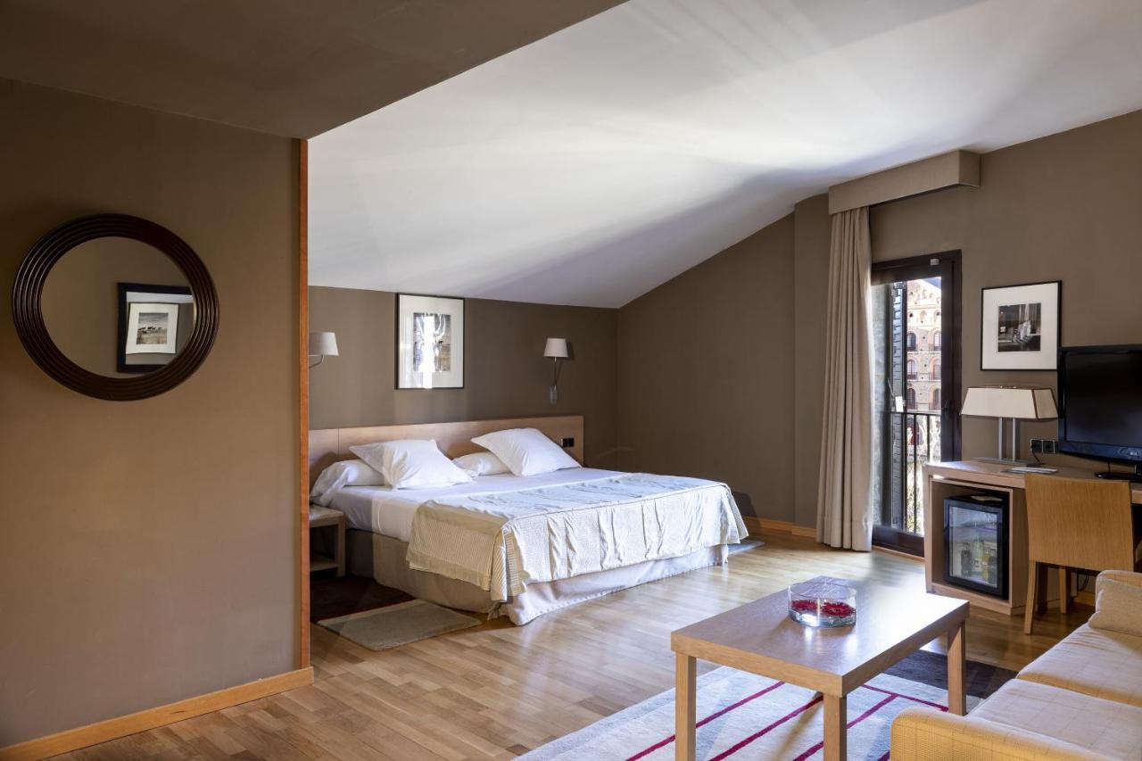 Parador De La Seu D'Urgell Exteriör bild