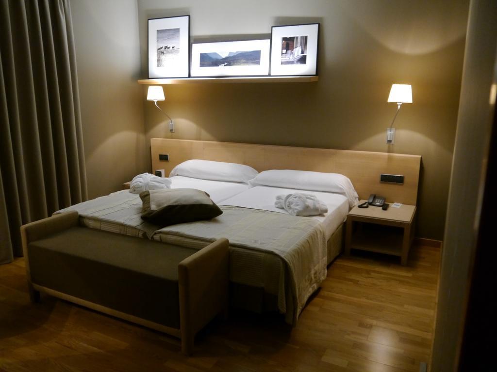 Parador De La Seu D'Urgell Rum bild